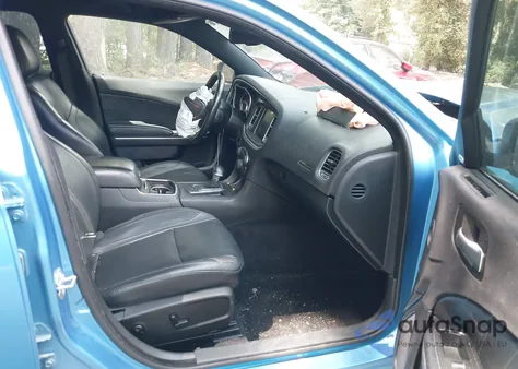 2015 Dodge Charger Sxt z USA, uszkodzony, nr VIN 2C3CDXHG4FH741899